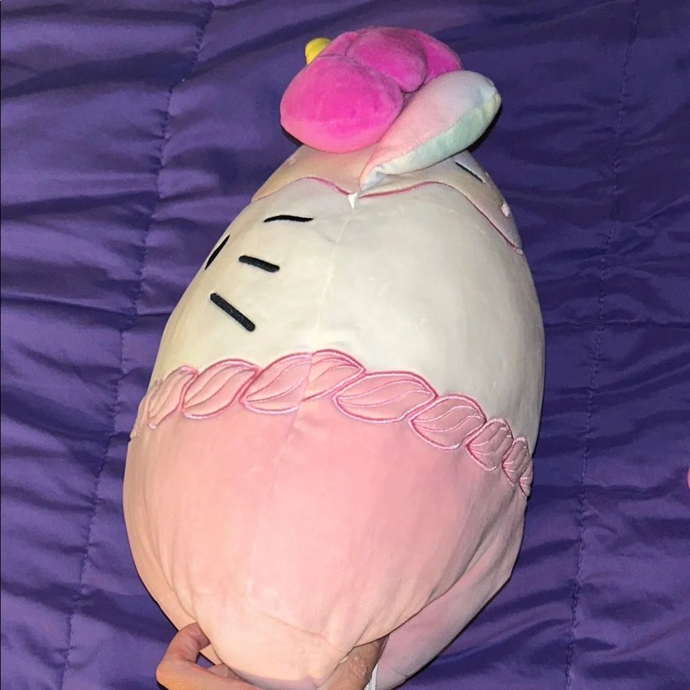Hello Kitty Unicorn Squishmallow - Picture 9 of 9